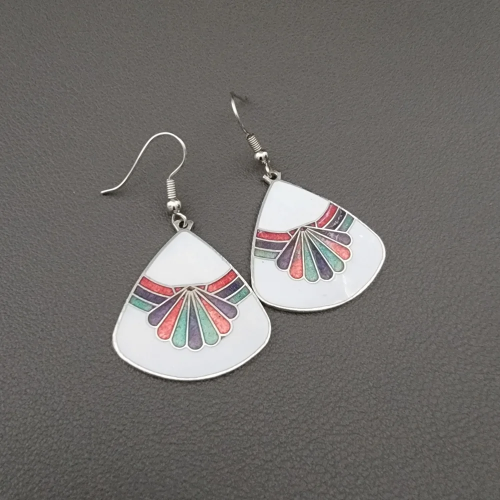 Enamel cloisonne earrings with fan/scallop motif